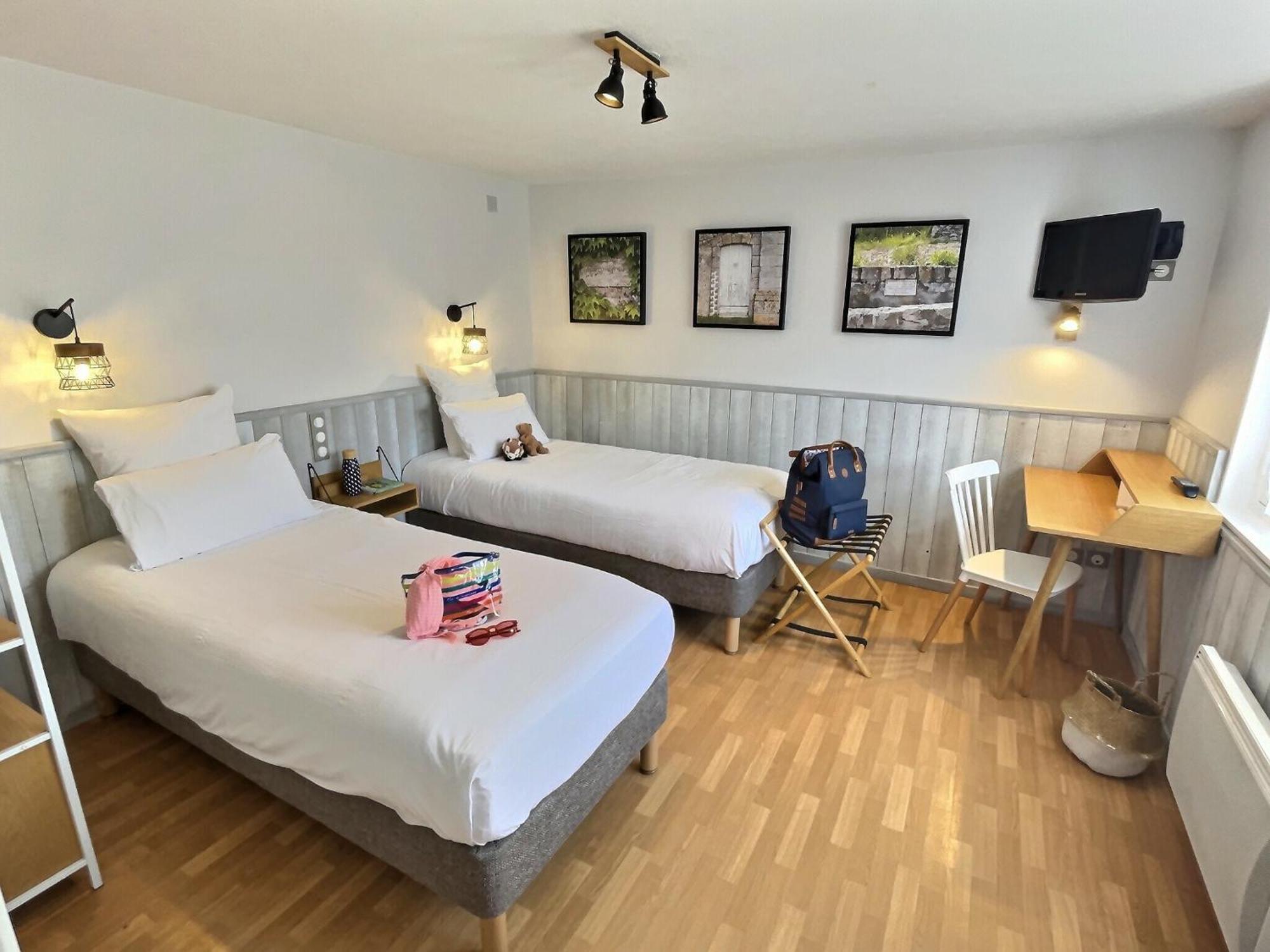 Logis Hotel Du Cygne Bracieux Ruang foto